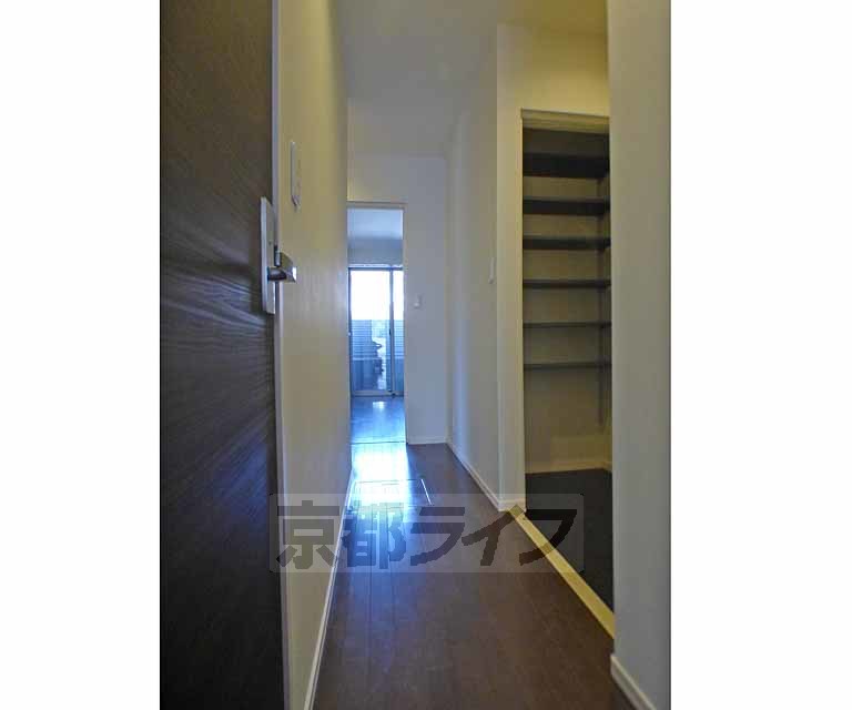 その他部屋・スペース　落ち着いた雰囲気の廊下です。