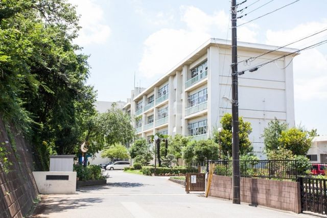 中学校　佐倉市立上志津中学校（中学校）まで1347m