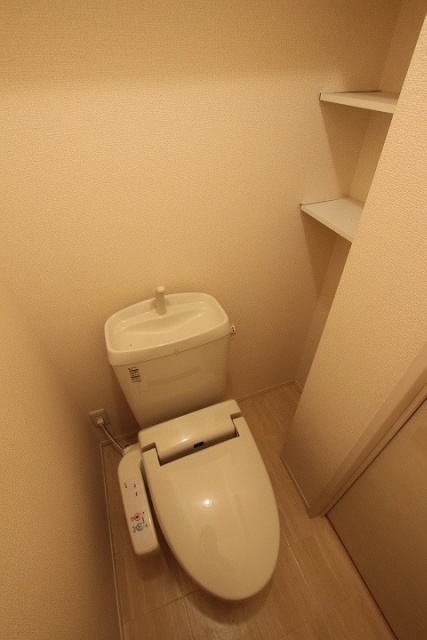 トイレ　同物件別号室です。