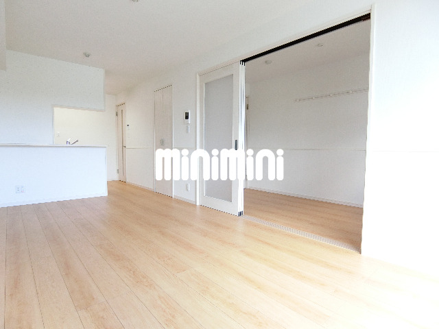 居室・リビング　１２帖のＬＤＫ。カウンターキッチンです。