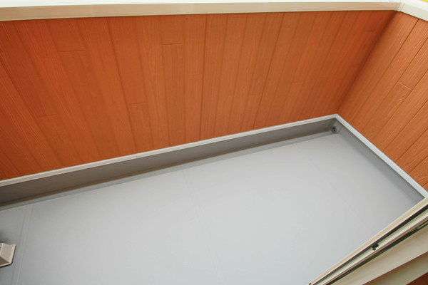 バルコニー　同じ建物の別なお部屋