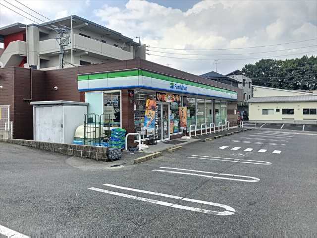 コンビニ　ファミリーマート有松郷前店（コンビニ）まで404m
