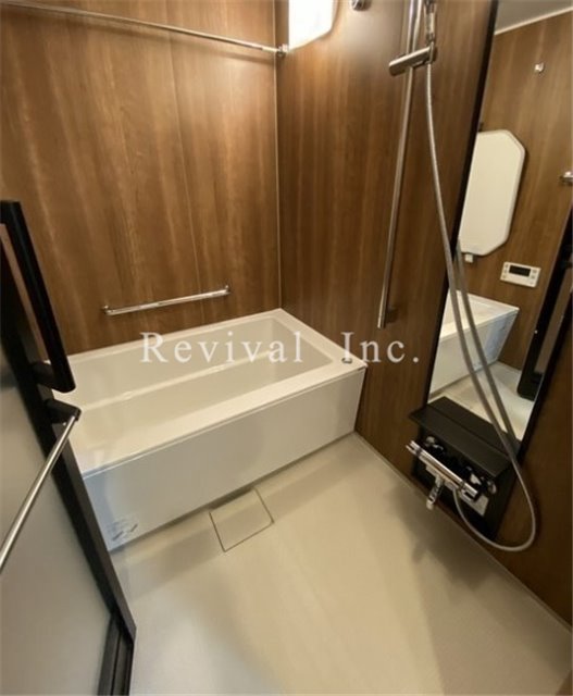 バス・シャワールーム　もちろん追い焚き・浴室乾燥機完備