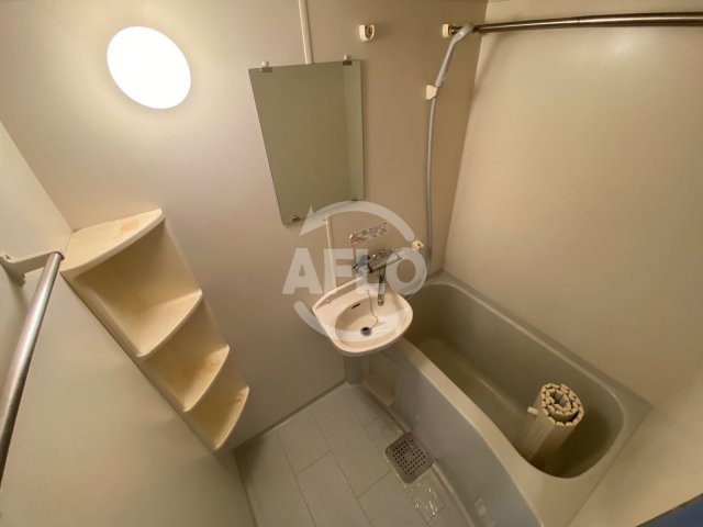 バス・シャワールーム　ディナスティ清水谷III　浴室