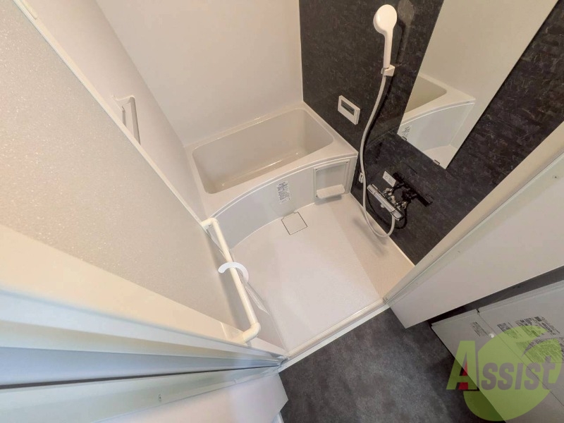 バス・シャワールーム　お風呂になります。一日の疲れを癒してくださいね。