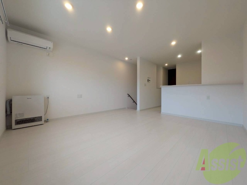 居室・リビング　広くてきれいなリビングです！快適に過ごせそうですね。