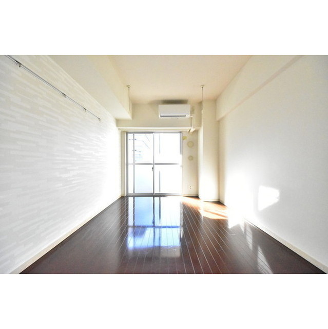 居室・リビング　当社提携物件の為、どこよりも安く早く契約が行えます。