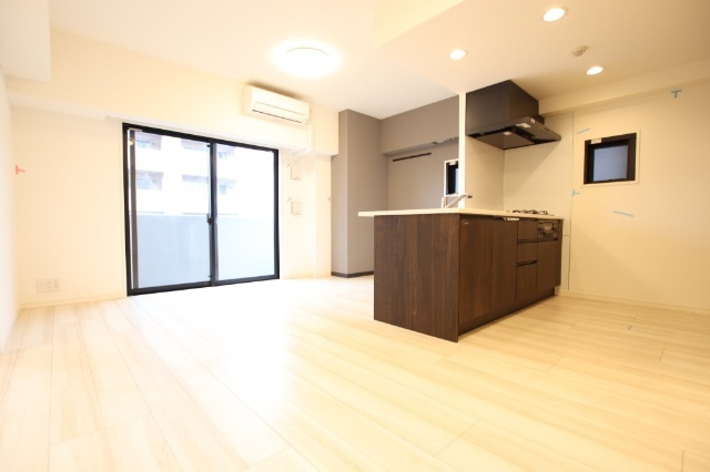 居室・リビング　同タイプ６０３号室