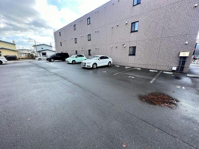 駐車場　駐車場