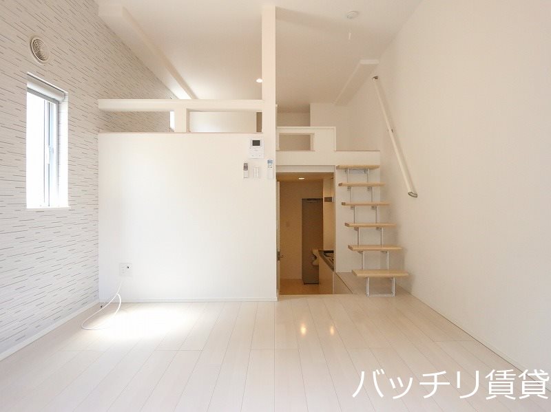 居室・リビング　同型タイプの為、現状を優先致します。