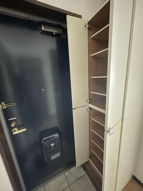 玄関　参考写真（同物件別部屋）