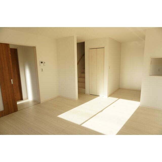 居室・リビング　南向きの明るいリビング！