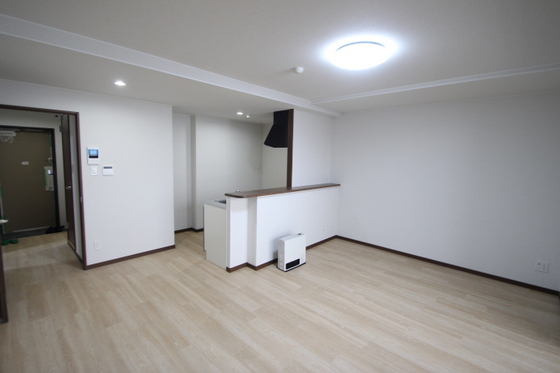 居室・リビング　※別号室の写真です