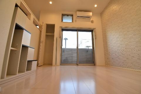 居室・リビング　室内