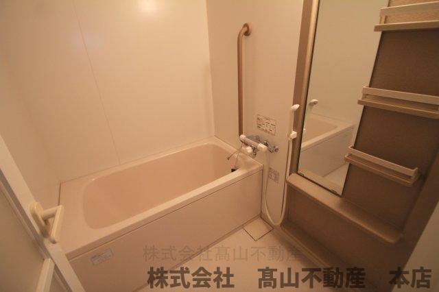 バス・シャワールーム　内装については現状優先となります。