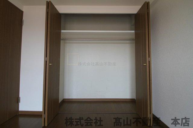 収納　内装については現状優先となります。