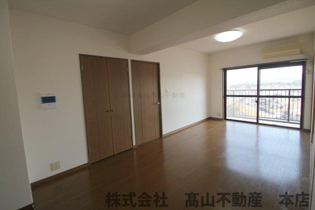 居室・リビング　内装については現状優先となります。