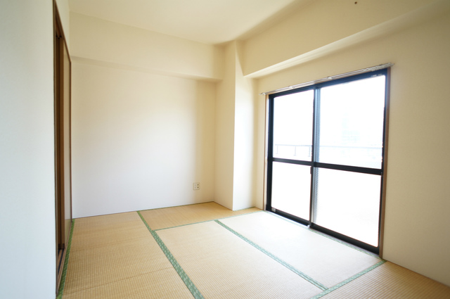 居室・リビング　参考写真（同建物別部屋のものです）