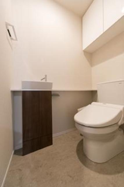 トイレ　※写真は同タイプ住戸です。