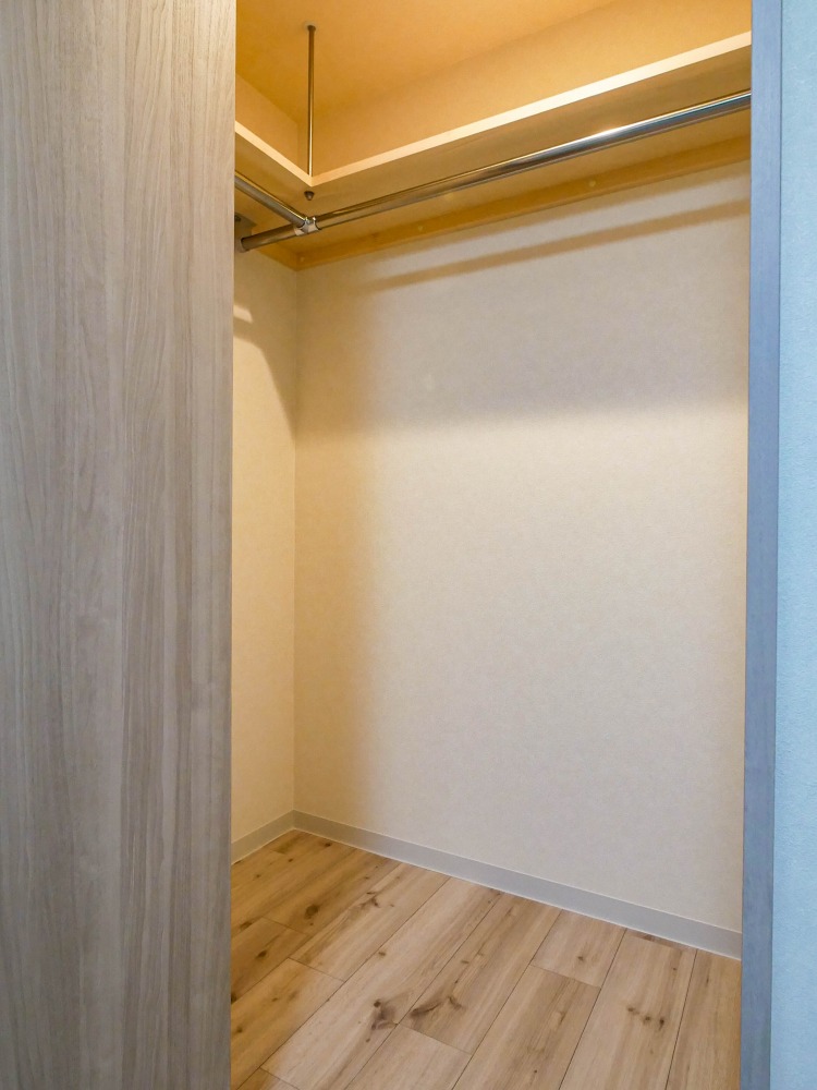 収納　収納力のあるウォークインクローゼットです！