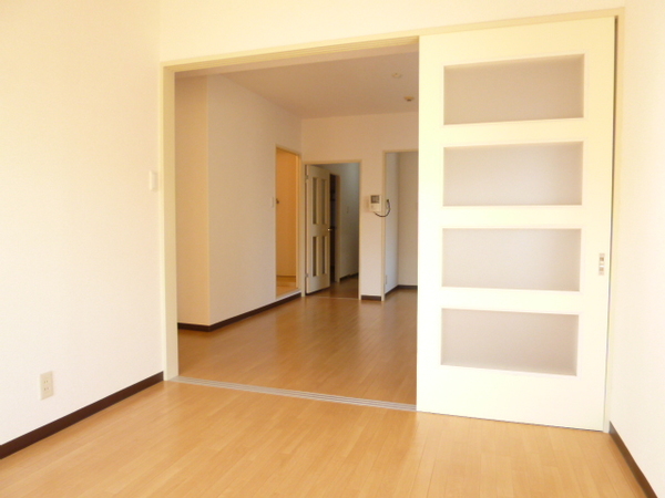 居室・リビング　※別室写真です