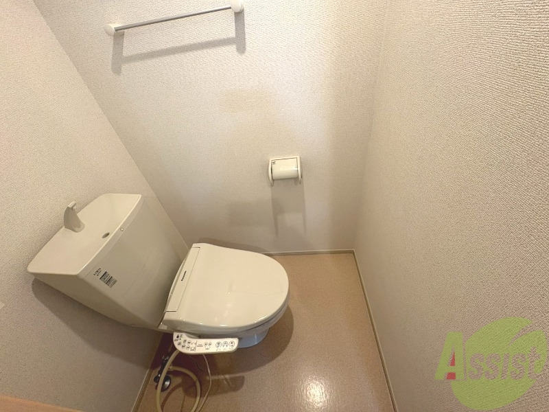 トイレ　トイレにウォシュレットがあるのは嬉しいですね。