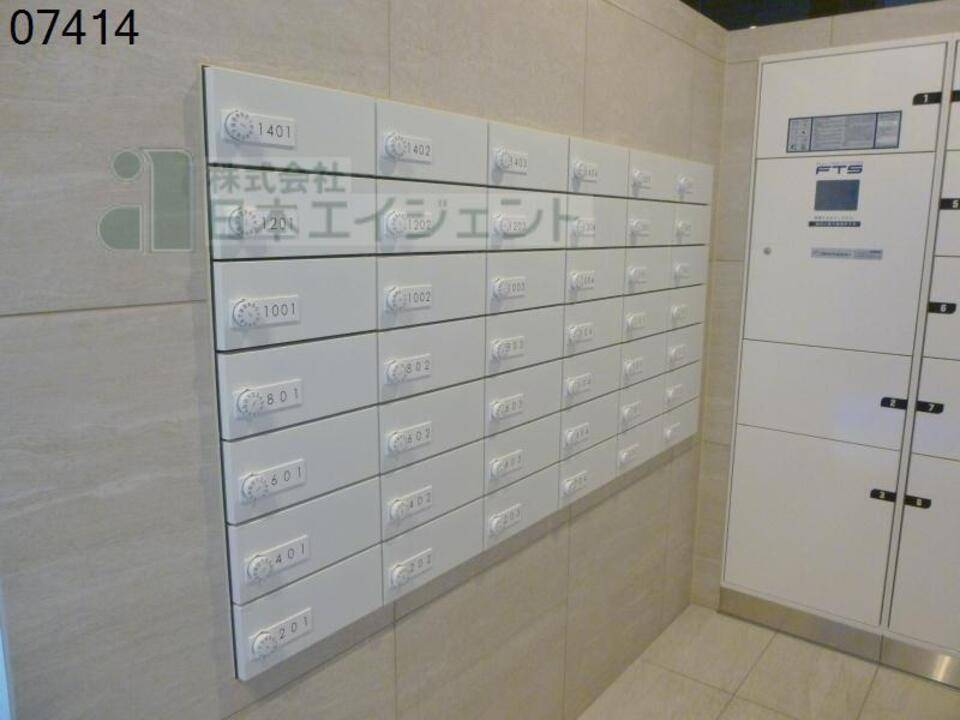 エントランス　メールBOX