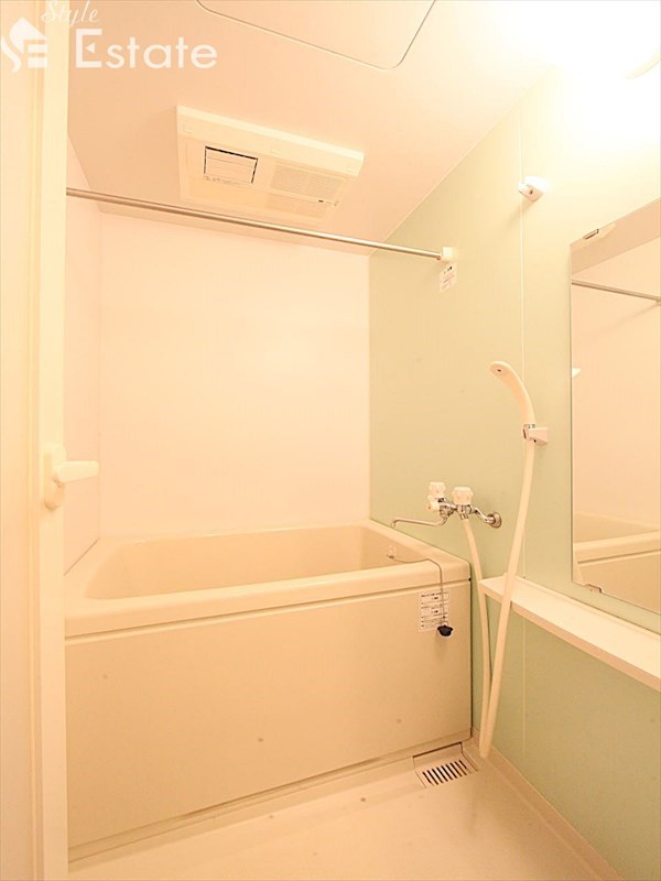 バス・シャワールーム　バスルーム