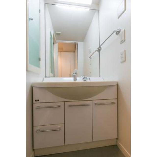 洗面設備　※写真は同タイプ住戸です。
