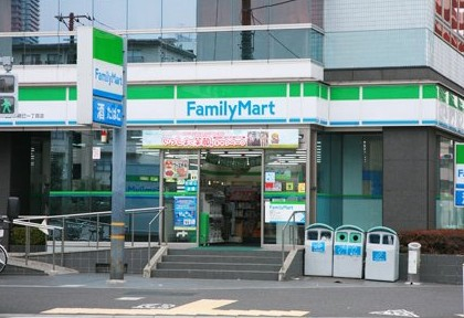 コンビニ　ファミリーマート 辰巳一丁目店（コンビニ）まで141m