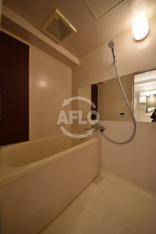 バス・シャワールーム　テン・フォーティー　浴室