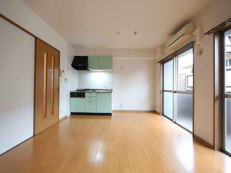 居室・リビング　LDK12帖　システムキッチン（2口ガスコンロ）グリル