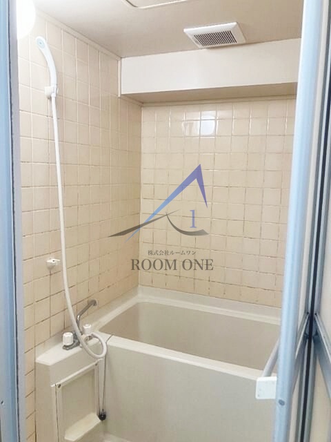 バス・シャワールーム　お風呂です。