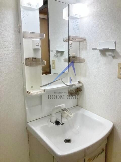 洗面設備　洗面台です。