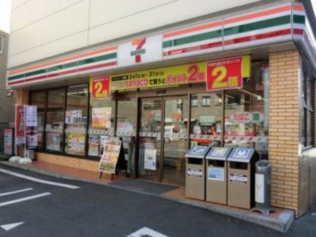 コンビニ　セブンイレブン北区田端新町3丁目店（コンビニ）まで525m