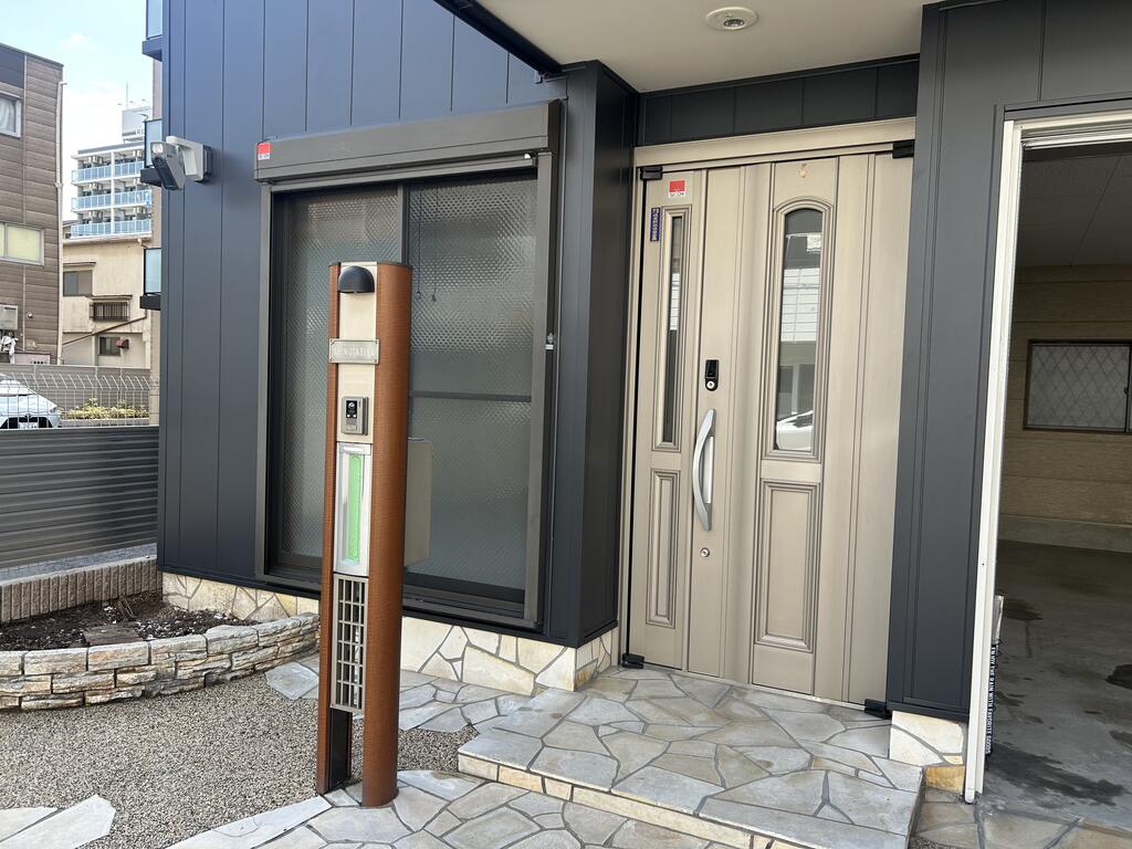 今津中1丁目戸建の玄関写真