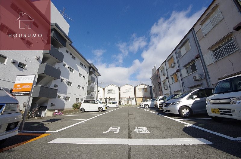 駐車場　駐車場に車を止められます