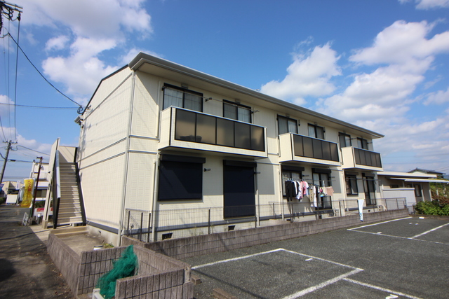 建物外観　南向きで日当たり良好です。