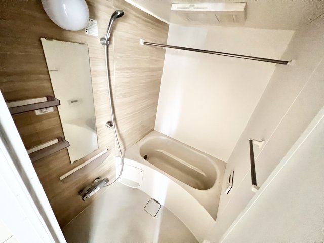 バス・シャワールーム　※別部屋参考写真