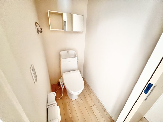 トイレ　※別部屋参考写真