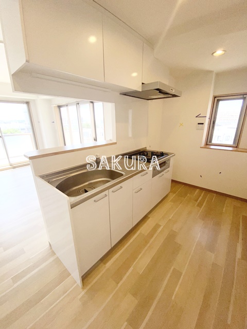 キッチン　広々使える快適な調理スペースです♪