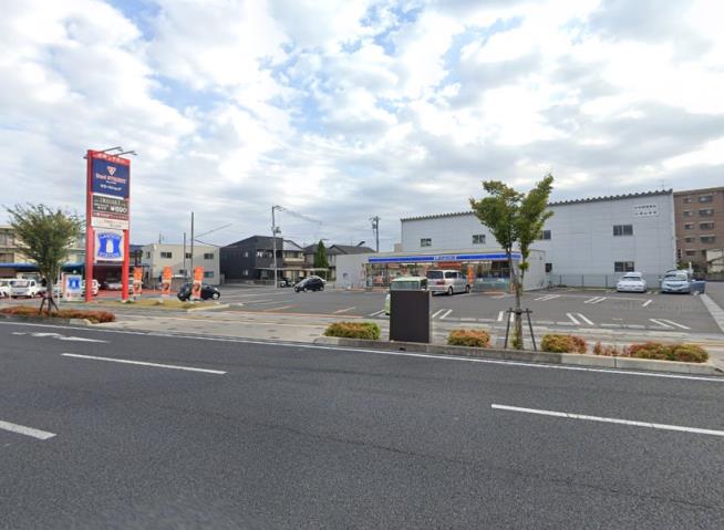 コンビニ　ローソン岡山高柳西町店（コンビニ）まで876m