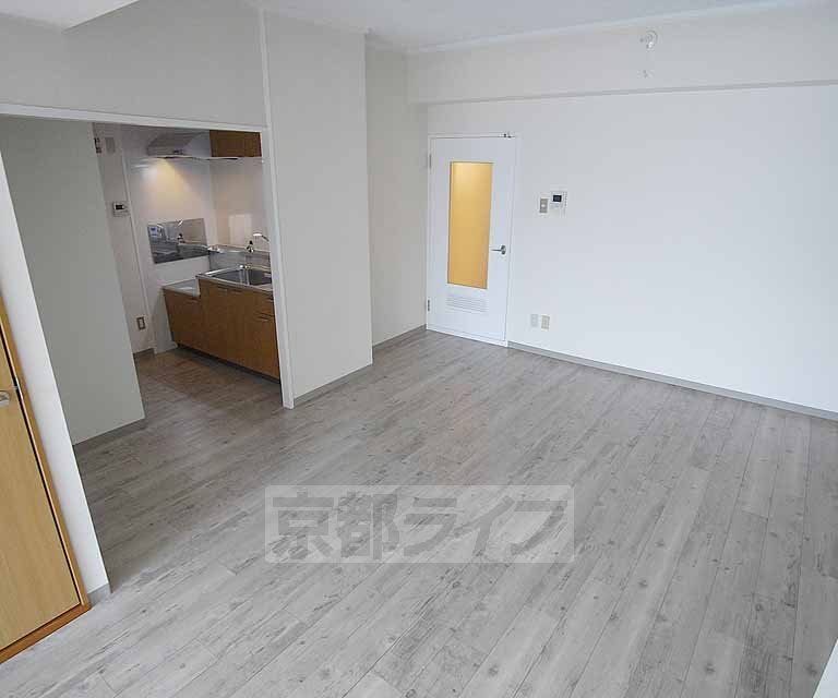 居室・リビング　綺麗で広々としたリビングです！