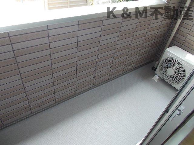 バルコニー　バルコニーがあります