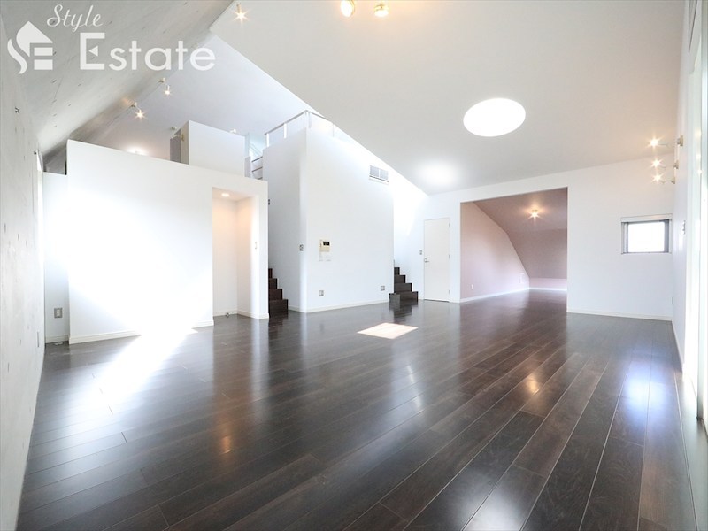 居室・リビング　内装