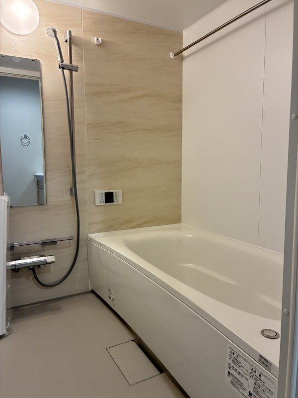 バス・シャワールーム　お風呂で日々の疲れを落としましょう