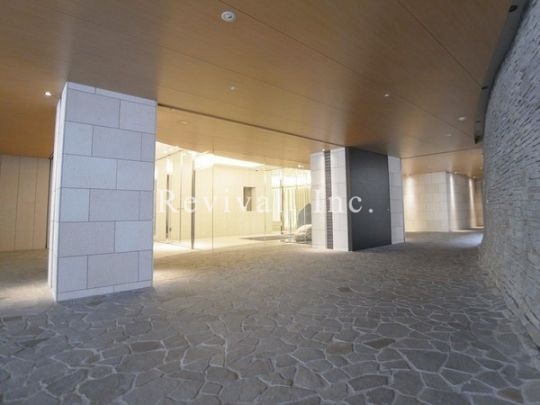 エントランス　綺麗に管理されていて心地よいです