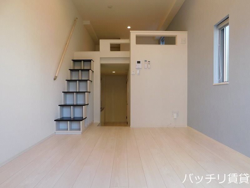 居室・リビング　画像は、同型タイプの為、現状を優先いたします。