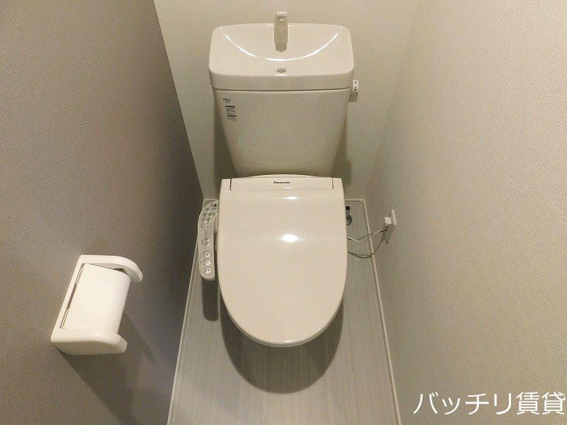 トイレ　画像は、同型タイプの為、現状を優先いたします。