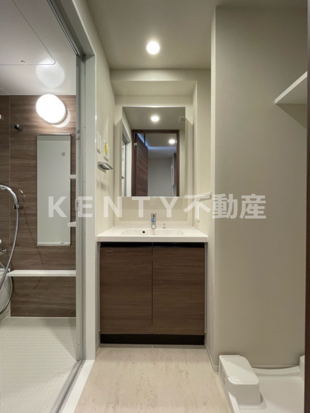 洗面設備　スペースが確保できる洗面所です